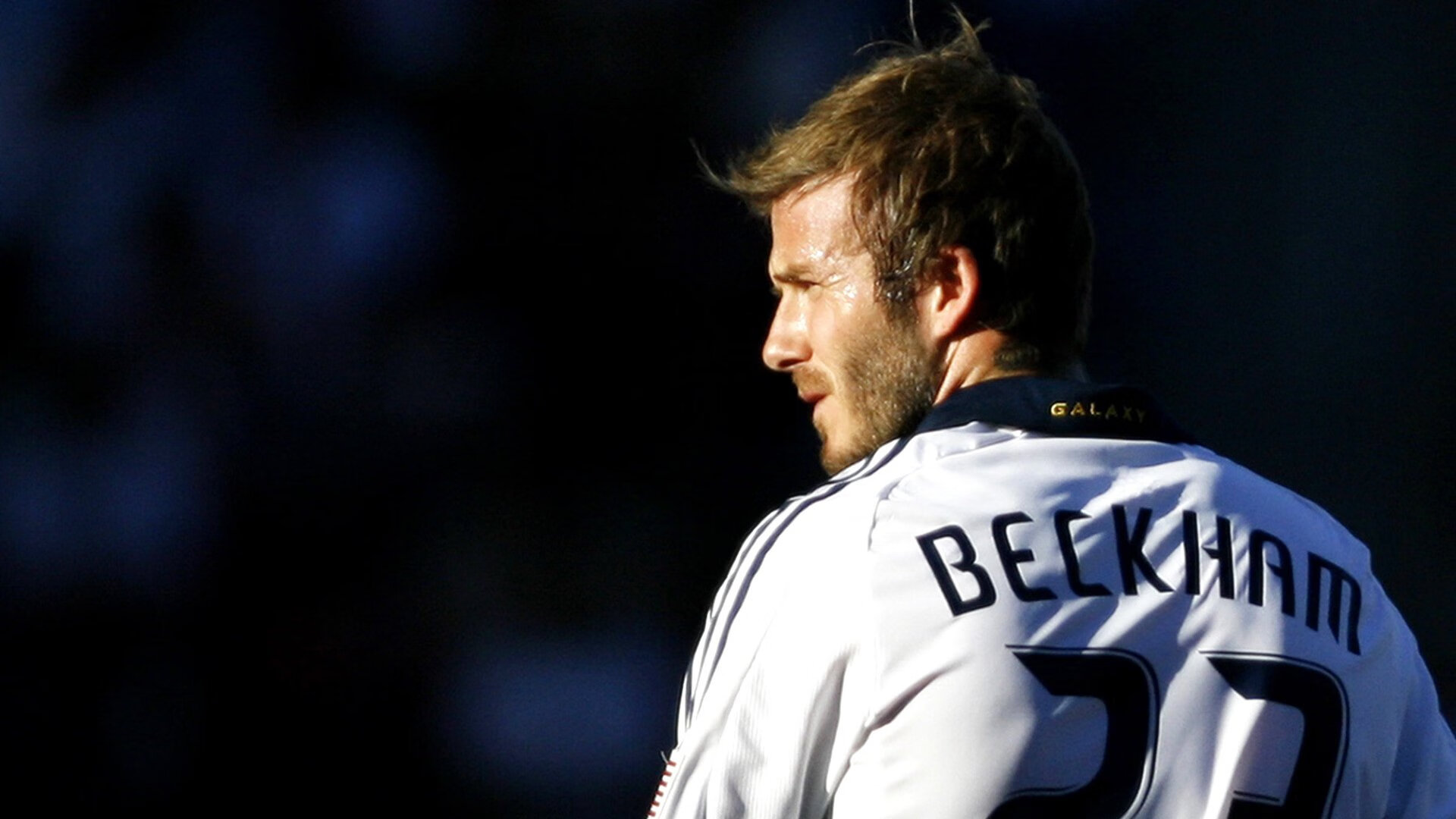 世界杯难忘狂欢夜:球迷欢呼不断,精彩纷呈,世界杯有多狂热